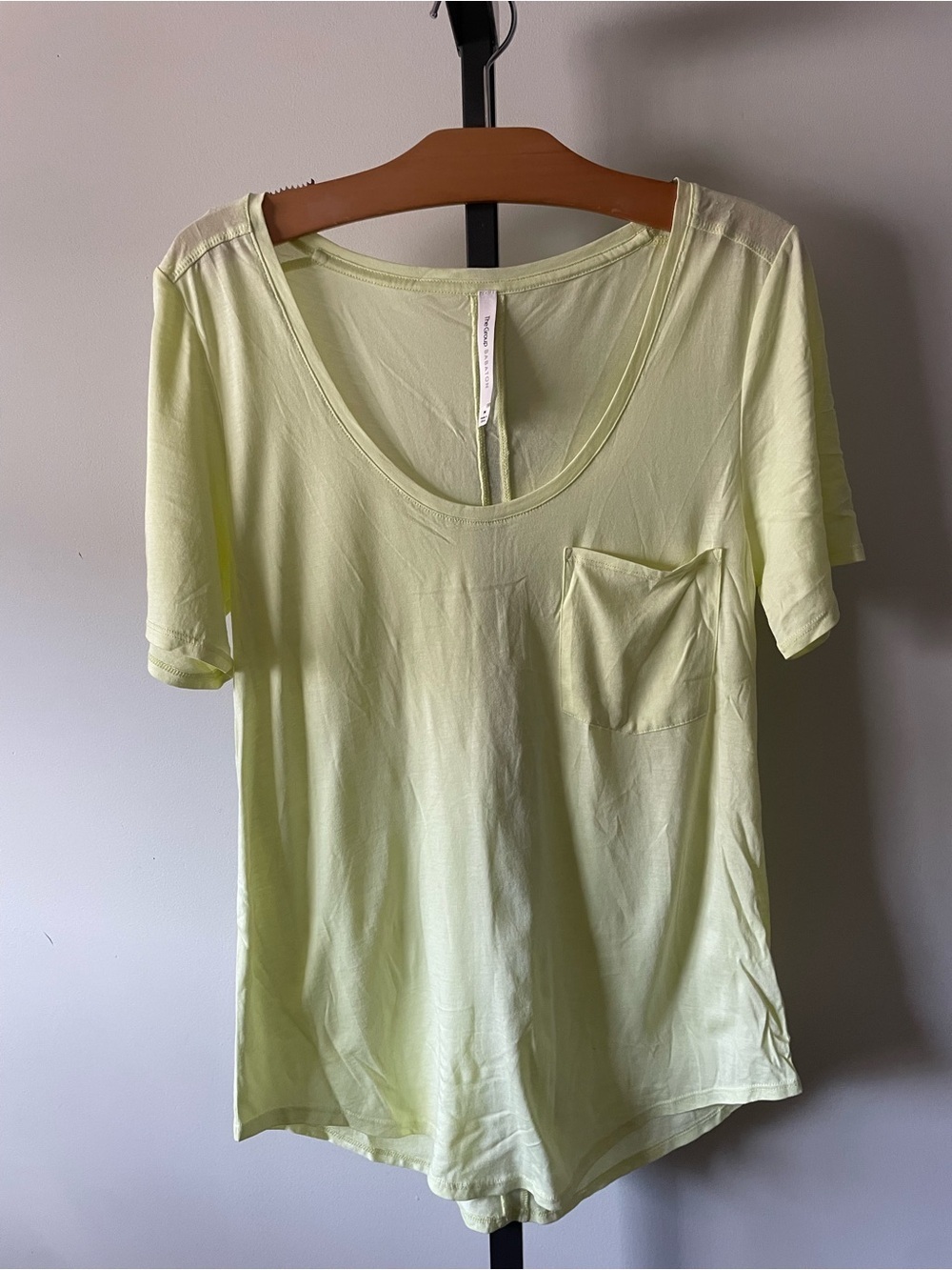 NEW Babaton The Group Pocket Tshirt Cotton Modal Pastel Lime Green SOFT Tee